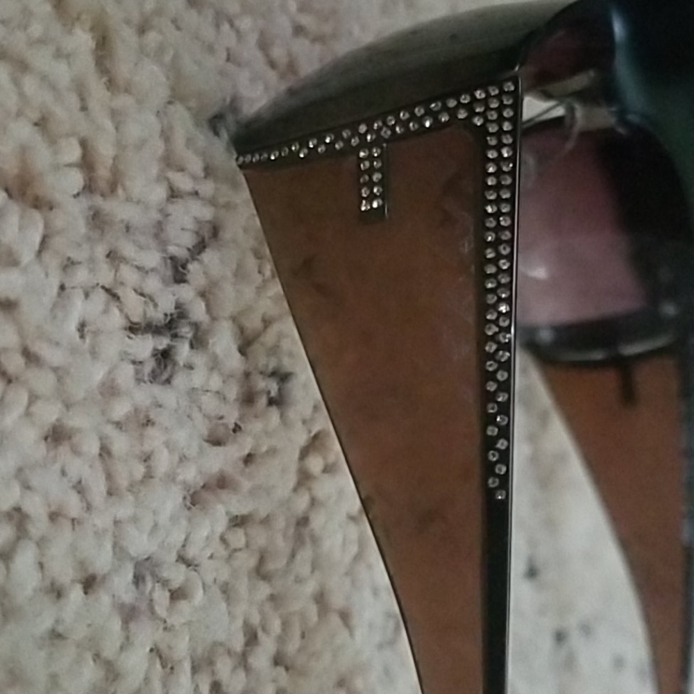 Fendi Sunglasses - Picture 12 of 17